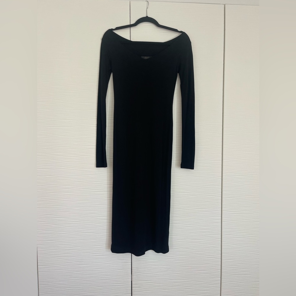 Rococo black bodycon maxi open shoulder dress